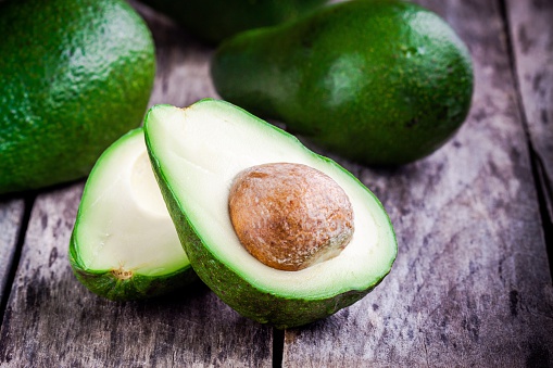 How do you extract oil from an avocado seed?