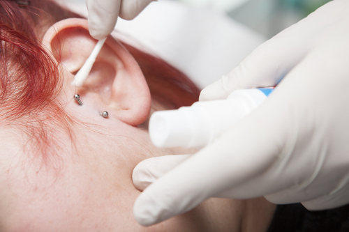 How to take a tragus piercing out